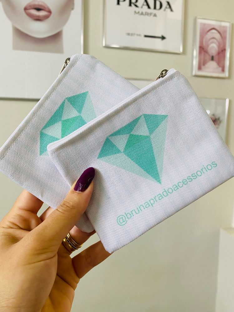 Nas compras acima de 100,00 ganhe um porta moedas! 🥰