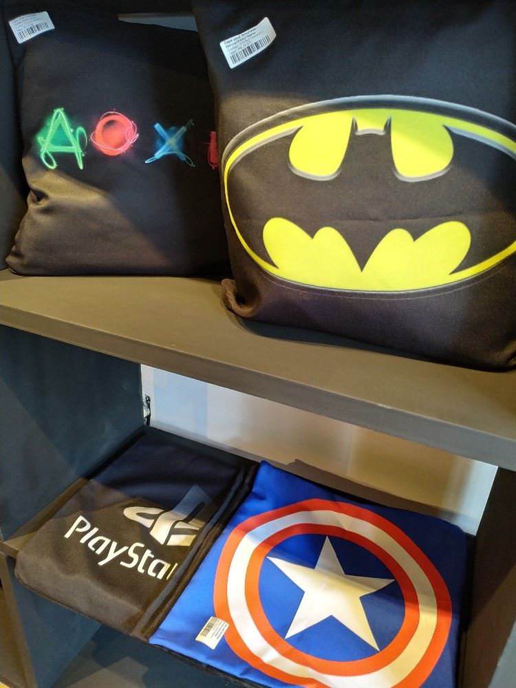 Capas de almofada com temática de jogos e heróis!