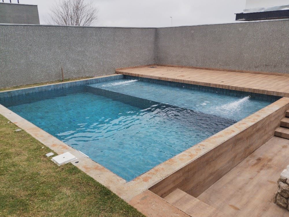 Piscina revestida por mim 