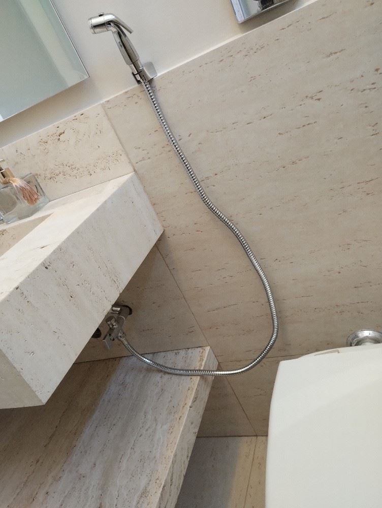 Instalação de ducha higiênica 