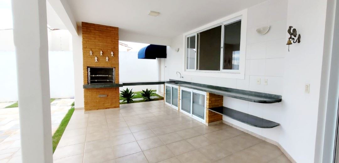 Vende-se Imóvel De Alto 
  Padrão. 

☆ Oportunidade Única ☆

☆Casa toda mobiliada com  móveis planejados.

☆Terreno 600 m²
☆ Área construída 400m²
☆ Garagem 2 carros
☆ Jardim na frente casa
☆ Sala com 3 ambientes 
☆ 5 Dormitórios todos com  suites
☆ 2 Banheiros 
☆ Quarto para despejo grande
☆ Bancadas em granito preto
☆ Cozinha toda moveis planejados 
☆ Lavanderia grande
☆ DCE completa com suíte
☆ Escada lindíssima para 2° nível
☆ Varandão com vista panorâmica 
☆ Piso otimo acabamento em toda casa 
☆ Piscina grande com hidromassagem 
☆ piscina toda iluminada
☆ Área gourmet churrasqueira completa
☆ Pomar com várias árvores frutíferas 
☆ Tem peças de acabamentos para reposição 

Lairton's Corretor De Imóveis Creci-mg f.53931 Contate-nos 35 99872 2266
https://www.instagram.com/reel/C4FwPalO3tl/?igsh=MmtvY3NmNmN0aWd6