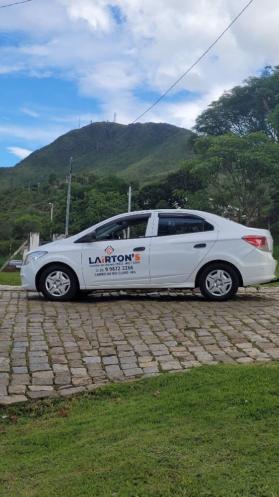 LAIRTON'S CORRETOR DE IMOVEIS CRECÍ-MG F.53931 CONTATE-NOS 35 99872 2266. 

VOCÊ QUER VENDER OU ADQUIRIR SEU IMÓVEL,URBANO-COMERCIAL-RURAL, NÓS TEMOS A SOLUÇÃO!!!