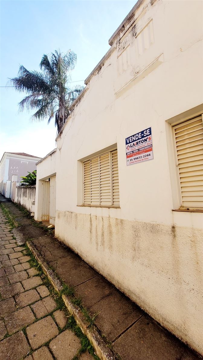 🌟 Laírton's Corretor de Imóveis - Excelência em Negócios Imobiliários! 🌟

📜 CRECI MG F53931
Especialista em:
✔️ Compra, venda e financiamento de imóveis.
✔️ Imóveis urbanos, comerciais e rurais.

🔑 Você quer vender ou adquirir o imóvel dos seus sonhos?
Nós temos a solução perfeita para você!

🏠 Por que escolher o Lairton's Corretor de Imóveis?
✅ Atendimento personalizado e transparente.
✅ Experiência no mercado imobiliário.

O corretor de imóveis sempre vê mais porque vê com CORAÇÃO. 
✅ Comprometido em realizar os seus sonhos com total segurança.

📞 Entre em contato agora mesmo!Contate-nos 35 99872 2266 
Transforme o seu sonho em realidade com quem entende do assunto.

Lairton's Corretor de Imóveis
Seu futuro começa aqui!