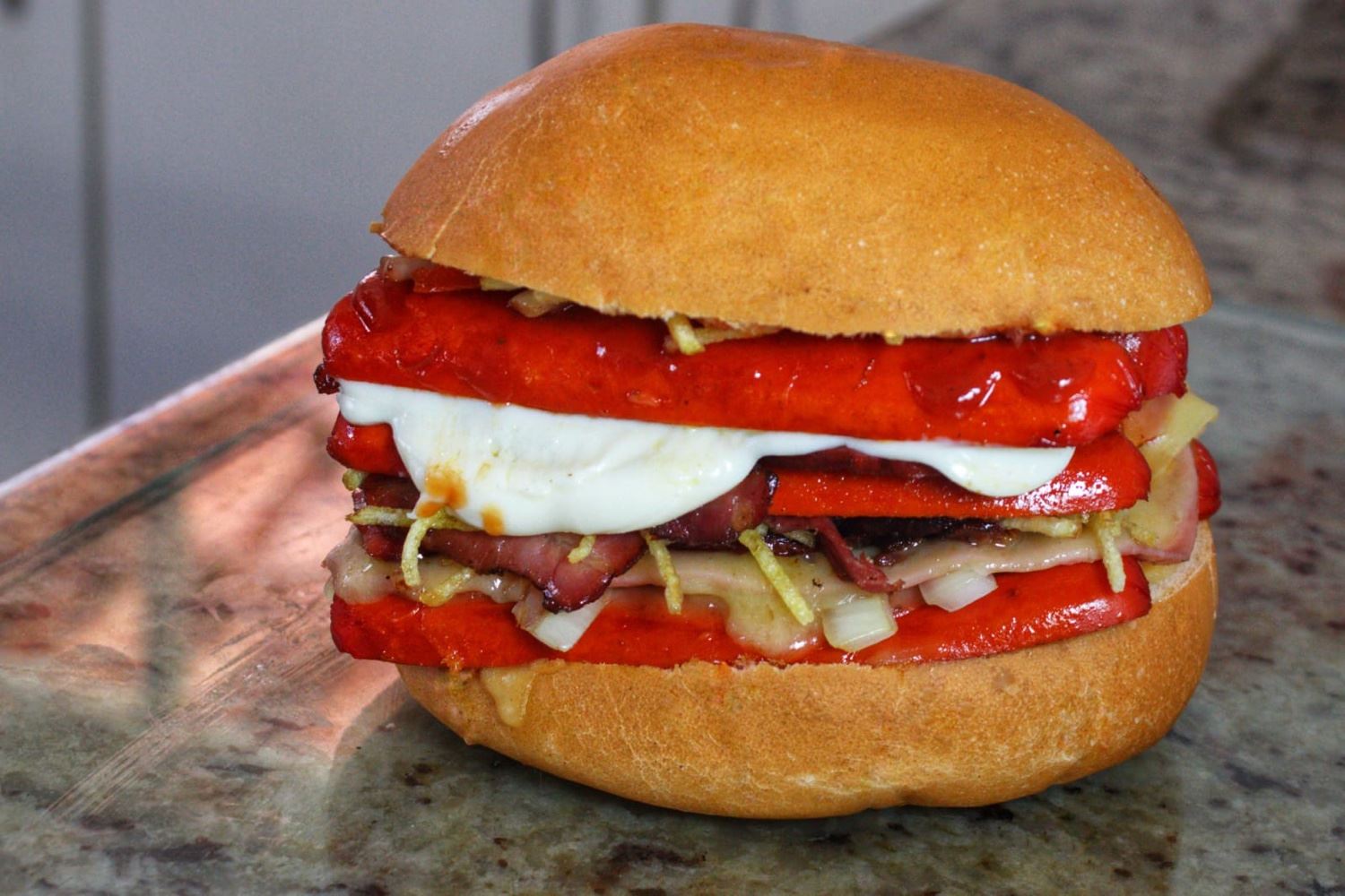 Uma delícia de hot dog feito na chapa. 