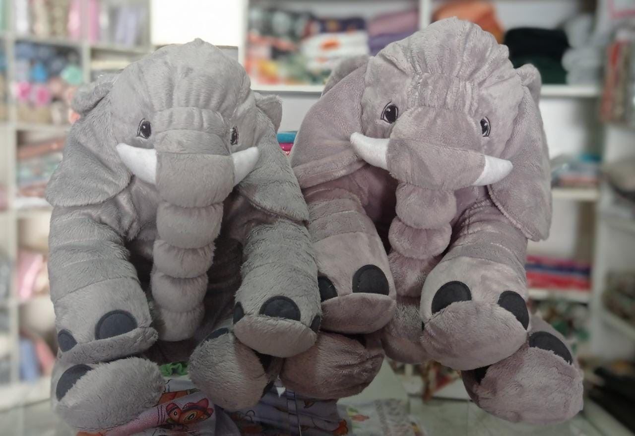 Elefante de pelúcia 