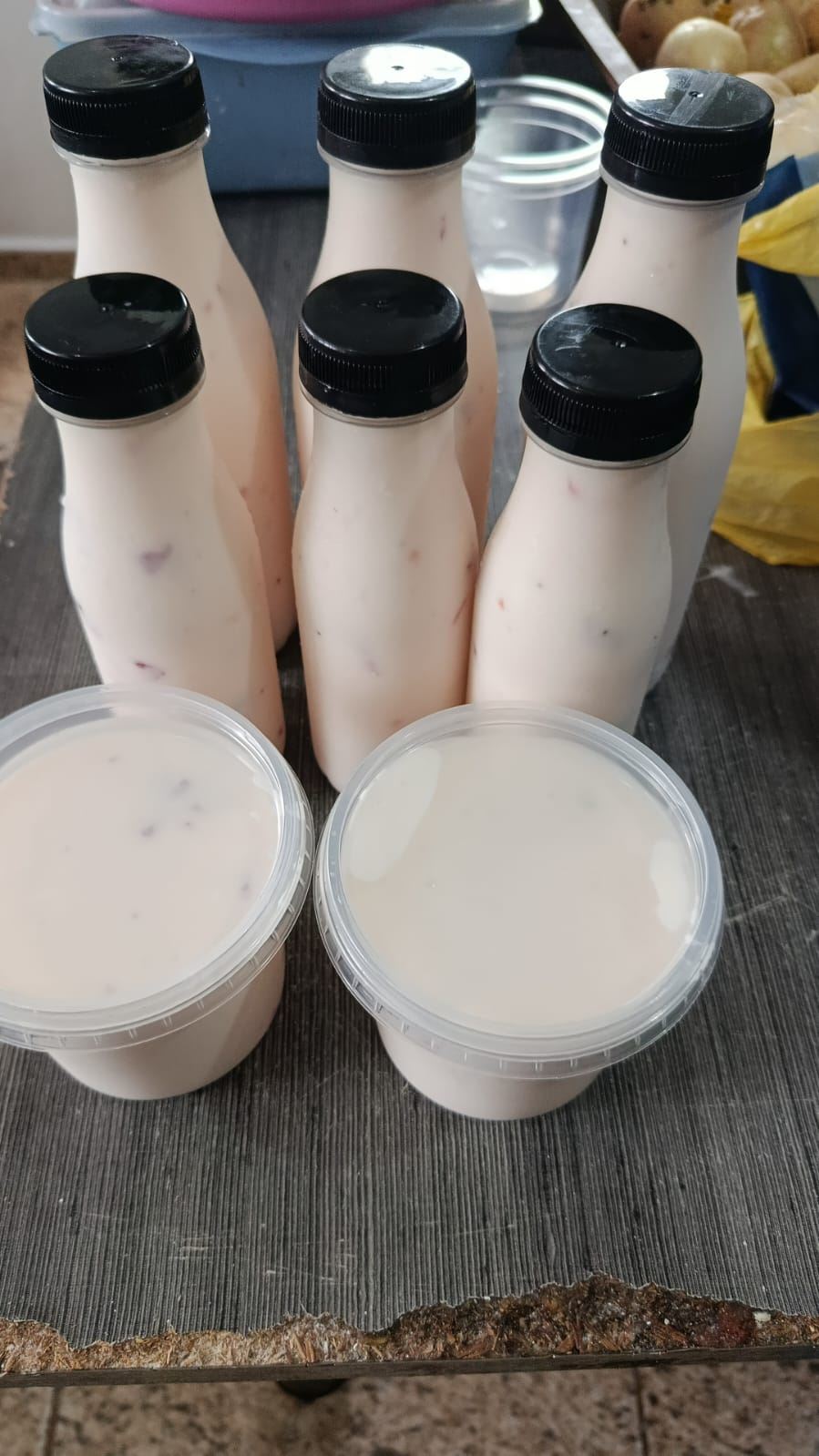 Iogurte Caseiro - Coco, Morango e Ameixa