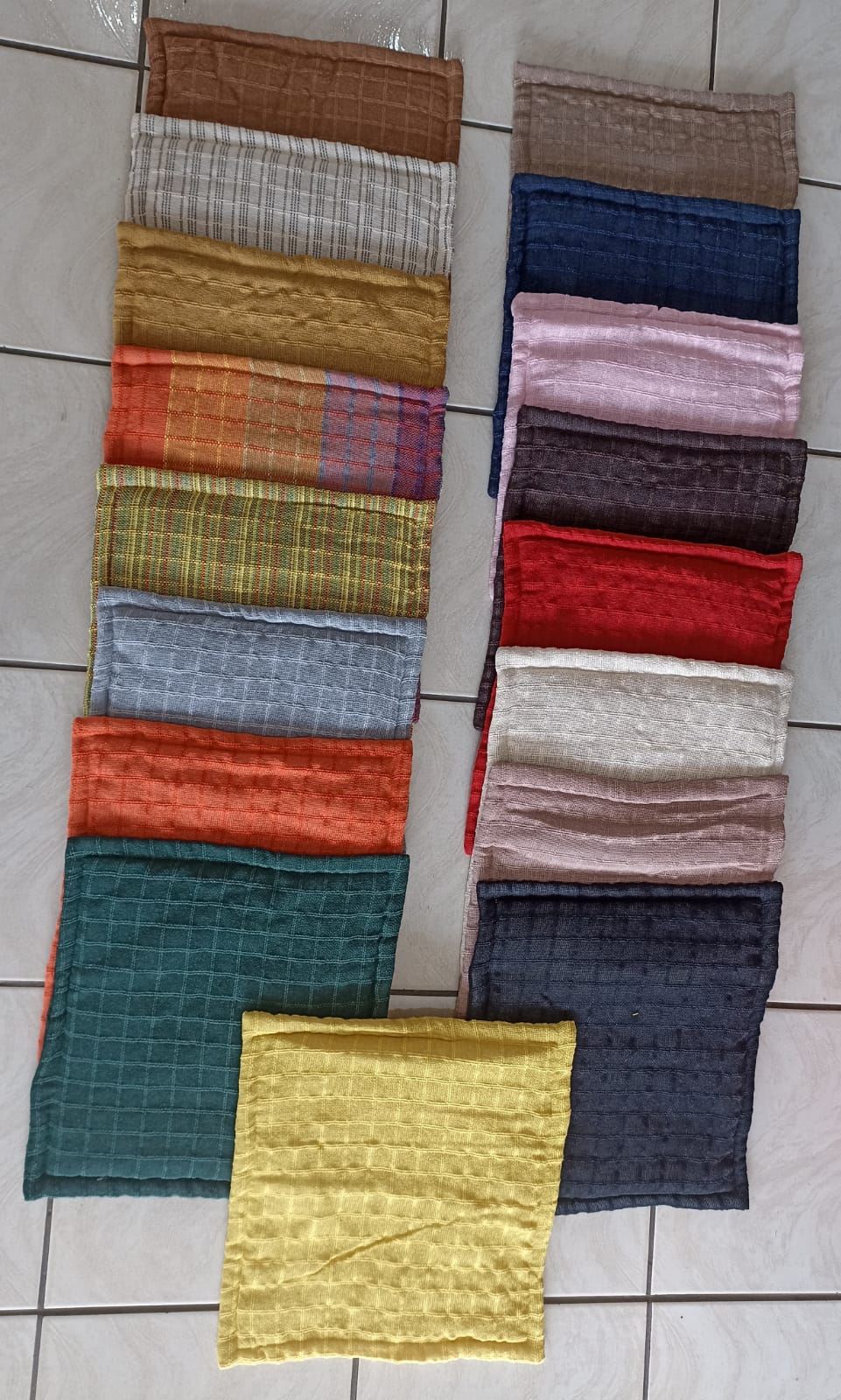 Capas para Almofadas - Tecelagem Arco Iris Carmo do Rio Claro/MG