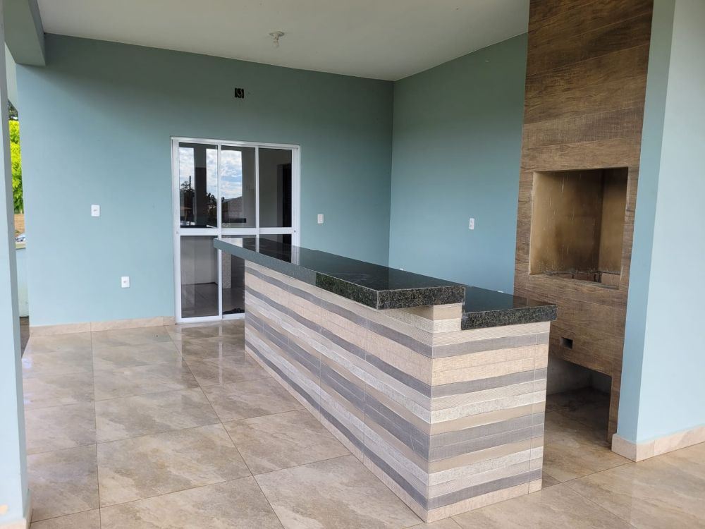 A casa própria é o sonho de muitas pessoas. É um lugar onde podemos nos sentir seguros e acolhidos. Se você está pensando em comprar uma casa, não desista, nós estamos aqui para te ajudar!

Casa a venda no Chacreamento Parque do Lago

Projeto no estilo colonial em fino acabamento

Localizada a 8km de Carmo do Rio Claro, sendo 5km de asfalto. 

- Terreno 1.000,00m2
- Área construída 140,00m2
- 3 quartos sendo 1 suíte 
- Cozinha americana
- Sala de estar
- Banheiro social
- Área gourmet completa 
- Lavabo externo

Investimento $520.000,00