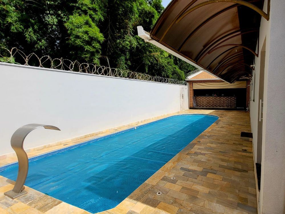 CASA A VENDA NO BAIRRO DO PORTO, OPORTUNIDADE IMPAR!

- TERRENO 180m² / Área construída 110m²
- Garagem para 3 Carros
- 3 Quartos
- 1 Banheiro Social 
- Sala Ampla
- Cozinha Espaçosa
- 1 Lavanderia 

O IMÓVEL DOS SEUS SONHOS PODE SER SEU! ENTRE EM CONTATO COMIGO: 35 99872 2266