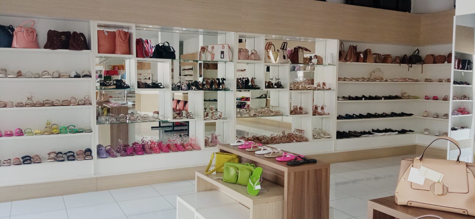 Elite Calçados e Acessórios