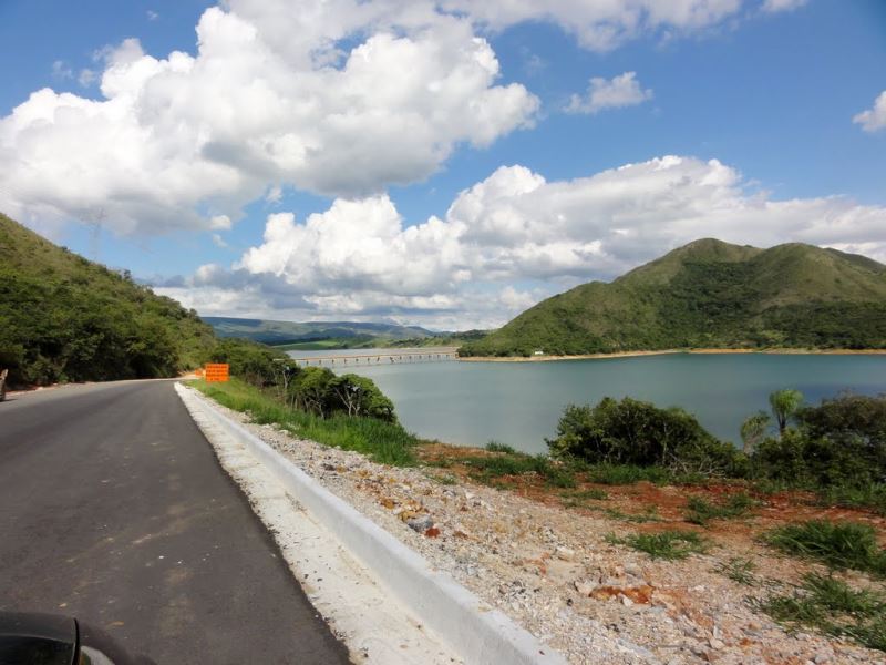 Ponte Torta, ou Ponte do Poção. Foto de <a href="http://mapio.net/pic/p-9959676/" target="_blank">Mapio.net</a>