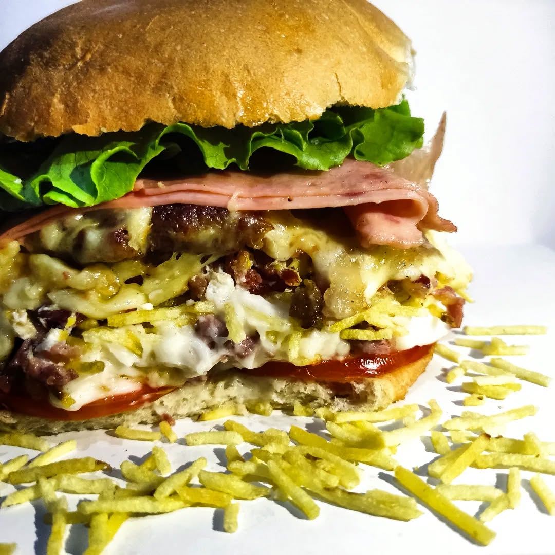 Hambúrguer caseiro da melhor qualidade!