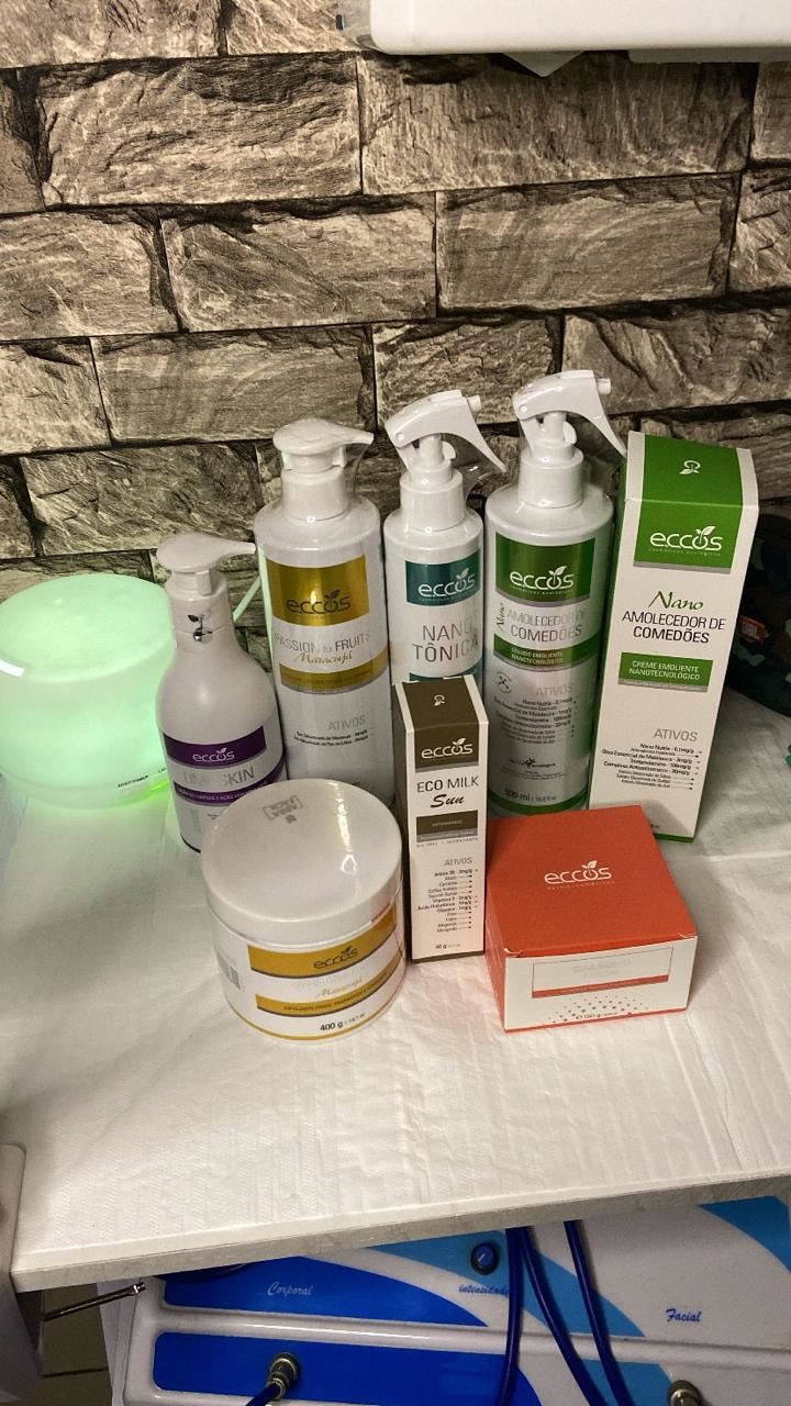 Especialista em depilação a laser, massoterapia e técnicas estéticas terapêuticas